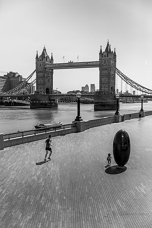 Les coureurs  sur les quais de la Tamise